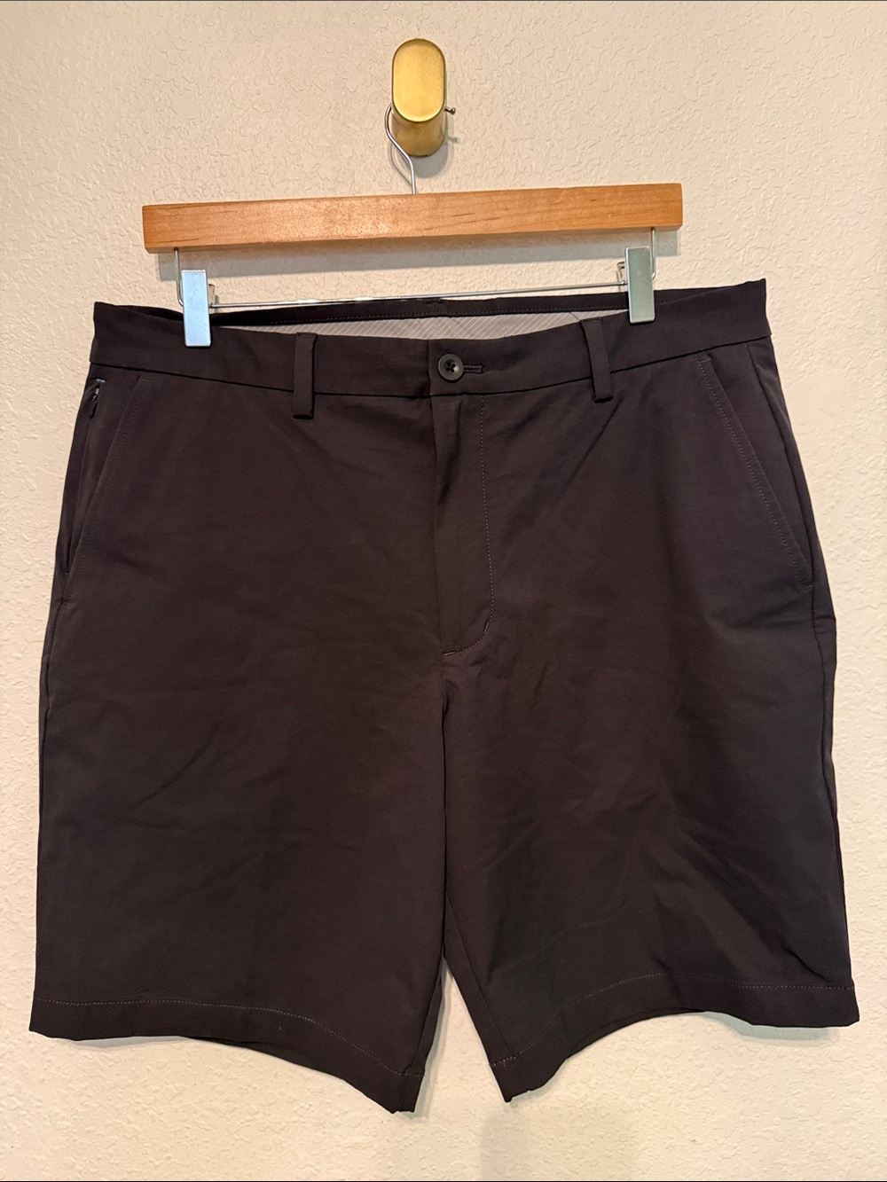 Vineyard Vines On The Go Shorts 34 Charcoal Gray Performance OTG Tech Golf